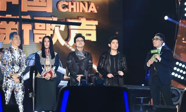 天然居品牌形象代言人華少?gòu)?qiáng)勢(shì)回歸 敬請(qǐng)關(guān)注第二季《中國(guó)新歌聲》